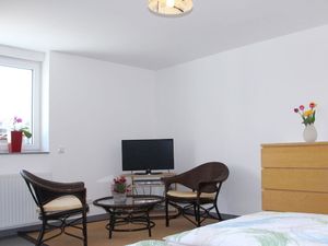 23967484-Ferienwohnung-2-Detzem-300x225-1