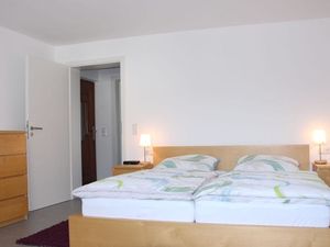 23967484-Ferienwohnung-2-Detzem-300x225-3