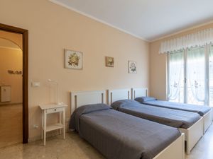 23856580-Ferienwohnung-6-Diano Marina-300x225-2