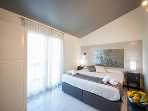 23722789-Ferienwohnung-5-Diano Marina-300x225-3