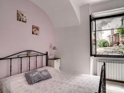 Schlafbereich. Schlafzimmer mit Doppelbett