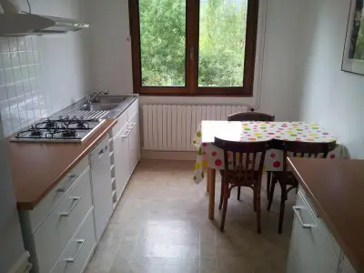 separate, komplett ausgestattete Küche