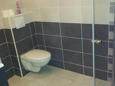 Badezimmer mit italienischer Dusche