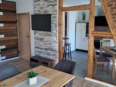 Photo, INSIDE, OUTSIDE
