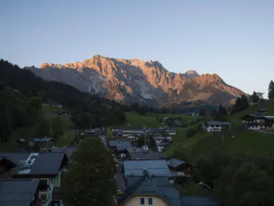 08-The Peak 2018