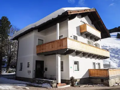 Außenseite Ferienhaus [Winter]