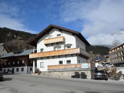 Außenseite Ferienhaus [Sommer]