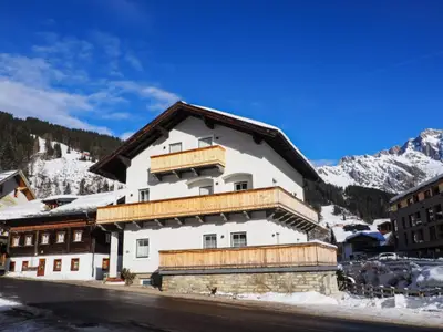 Außenseite Ferienhaus [Winter]