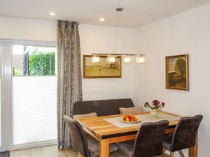 23755061-Ferienwohnung-3-Dillenburg-300x225-5