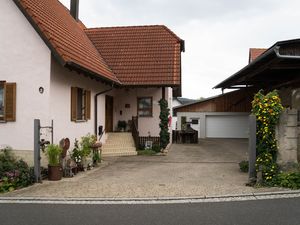 23300046-Ferienwohnung-3-Dingolshausen-300x225-1