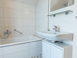 23839249-Ferienwohnung-4-Dittishausen-300x225-4