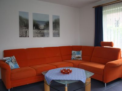 Wohnbereich. großes Sofa/ Couch im Wohnzimmer