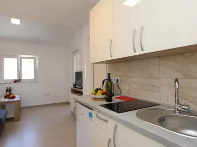 Ferienwohnung für 2 Personen (25 m²) in Dobrinj 6/10