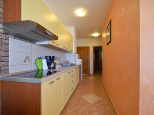 18749820-Ferienwohnung-4-Dobrinj-300x225-3