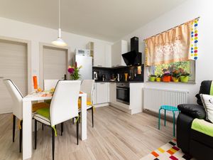 24028336-Ferienwohnung-4-Dobrinj-300x225-4