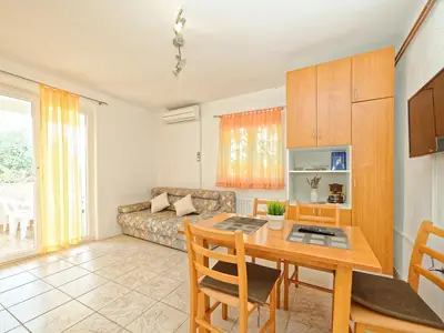 Ferienwohnung für 3 Personen (40 m²) in Dobrinj 7/10