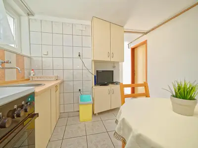 Ferienwohnung für 2 Personen (30 m²) in Dobrinj 9/10