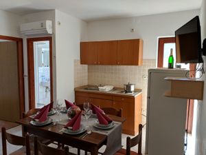 19128653-Ferienwohnung-5-Dobropoljana-300x225-2