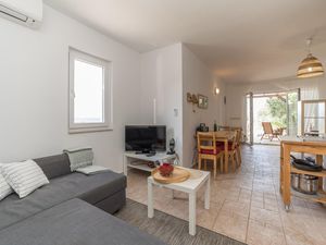 23759936-Ferienwohnung-6-Dobropoljana-300x225-3