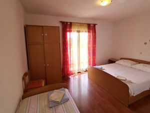 19128653-Ferienwohnung-5-Dobropoljana-300x225-4