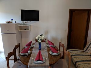 23930134-Ferienwohnung-5-Dobropoljana-300x225-1