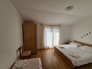 23930134-Ferienwohnung-5-Dobropoljana-300x225-5