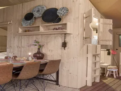 DiningRoom