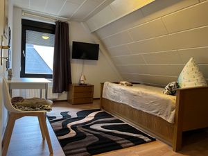 23392067-Ferienwohnung-1-Dolgesheim-300x225-3