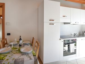 24005325-Ferienwohnung-4-Domaso-300x225-3