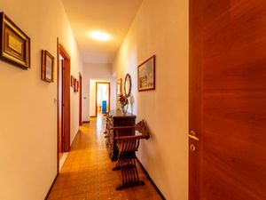 24021178-Ferienwohnung-6-Dongo-300x225-3