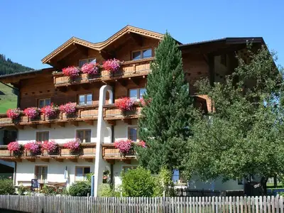 pension_lothringerhof_dorfgastein_haus_sommer