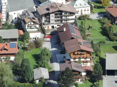 Pension-Lothringerhof-Dorfgastein-Hof-von-oben