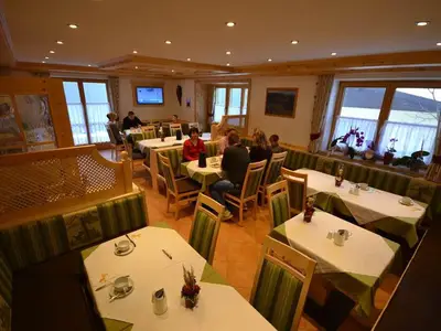 pension_lothringerhof_dorfgastein_fruehstuecksraum