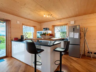 KITCHEN, INSIDE
