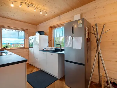 KITCHEN, INSIDE
