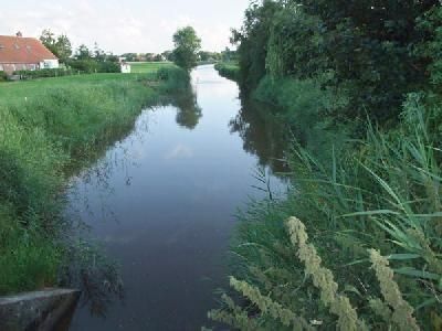 Angrenzendes Wasser (Tief)