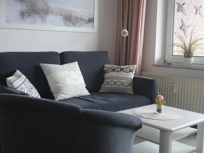 Wohnzimmer mit Balkon