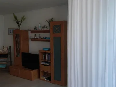 Wohnzimmerschrank