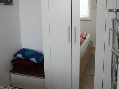 Schlafzimmer 1 mit Schrank