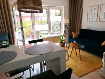 Bar mit Hochstühlen