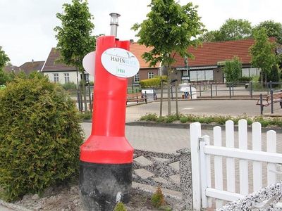 Boje mit Blick zum Alten Hafen