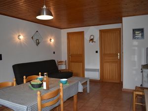 23370126-Ferienwohnung-2-Dorres-300x225-4