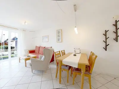 Ferienwohnung für 3 Personen (37 m²) in Dorum Neufeld 1/10
