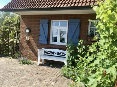 Sitzplatz vor dem Haus