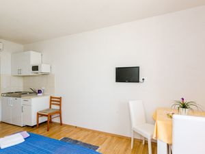 18522161-Ferienwohnung-2-Drace-300x225-5