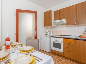 23731392-Ferienwohnung-5-Draga Bascanska-300x225-4