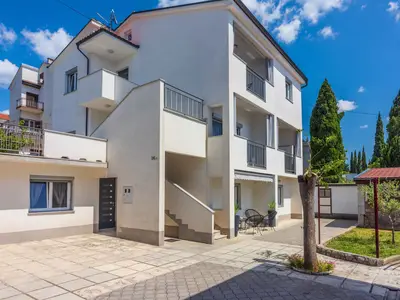 Ferienwohnung für 6 Personen (80 m²) in Dramalj 1/10