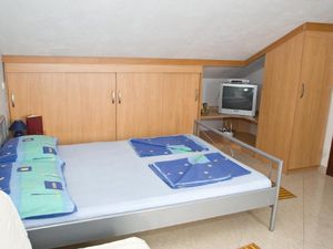 22686907-Ferienwohnung-2-Dramalj-300x225-1