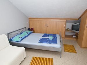 22686907-Ferienwohnung-2-Dramalj-300x225-2