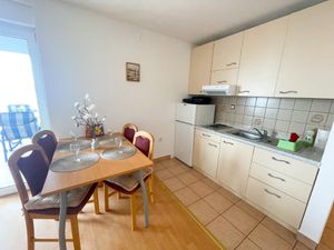 23438729-Ferienwohnung-6-Dramalj-300x225-5